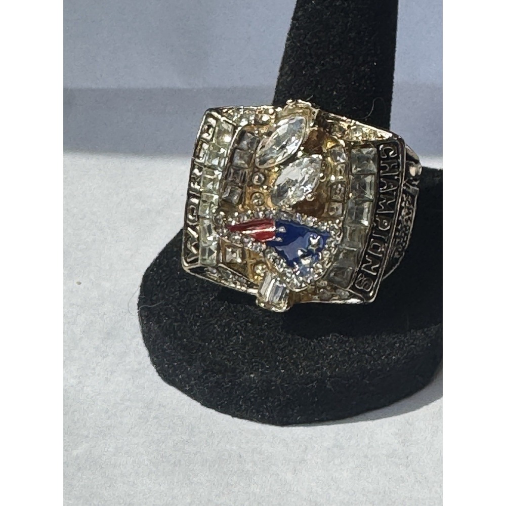 New England Patriots Super Bowl XXXVIII Replica Ring Brady Size 10.5 NFL